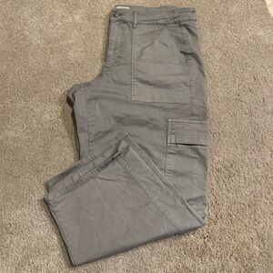 Universal Thread Women’s Slate Cargo Pants (slight barrel)